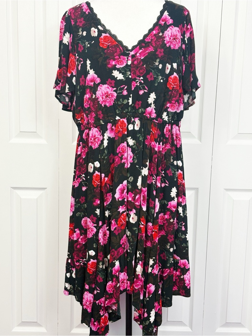 Torrid Black & Pink Multi Dark Floral Lace Handkerchief Hem Midi Dress 2X